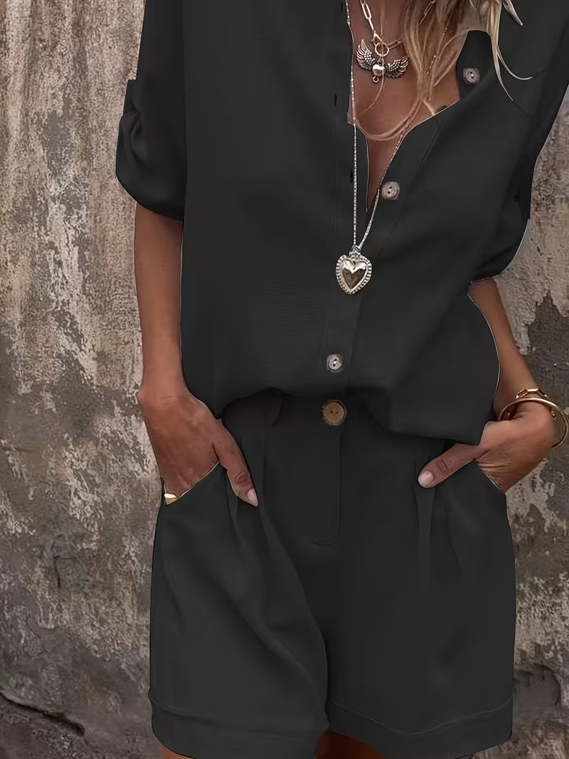 Ensemble raffiné deux pièces en mélange de lin : chemise ample et short taille haute, idéal en voyage