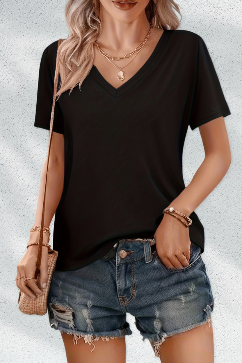 T-shirt Femme Col V — Vogue Française