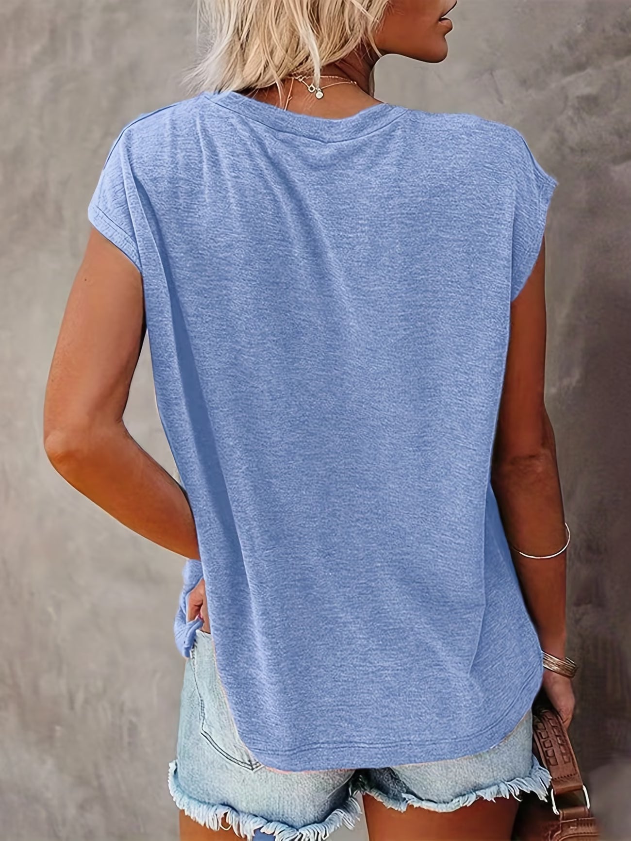 T-shirt Femme à Manches Chauve-Souris — Vogue Française