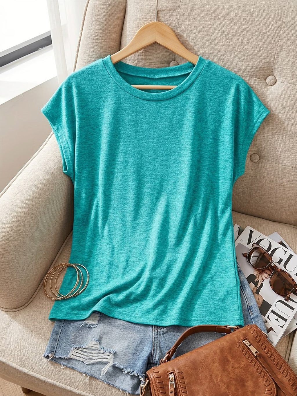 T-shirt Femme à Manches Chauve-Souris — Vogue Française