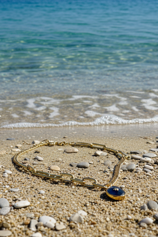 Collier choker Astéria en métal doré inoxydable. Trendy et chic. Modèle unique so shiny