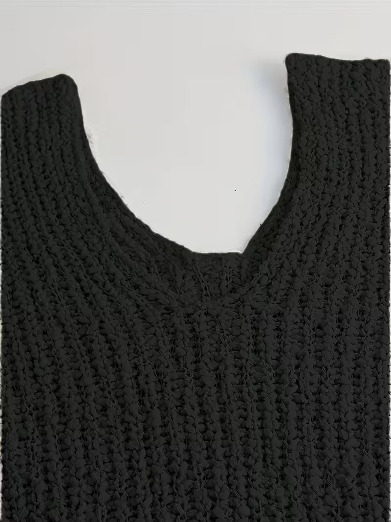 Pull élégant loose en tricot léger, ultra confortable, avec col V devant et derrière, parfait pour un look chic, moderne et effortless en toute saison