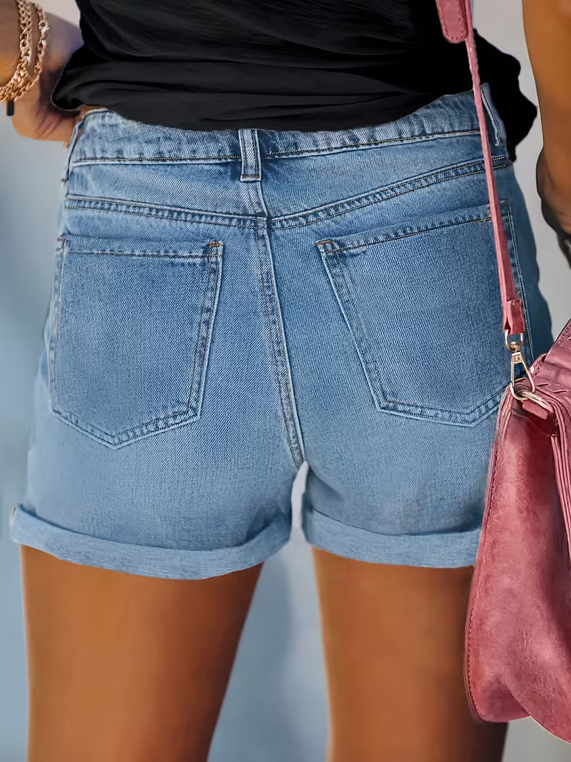 Short en jean délicatement usé, ultra stylé avec ourlet roulé, parfait pour un look casual, moderne et résolument branché