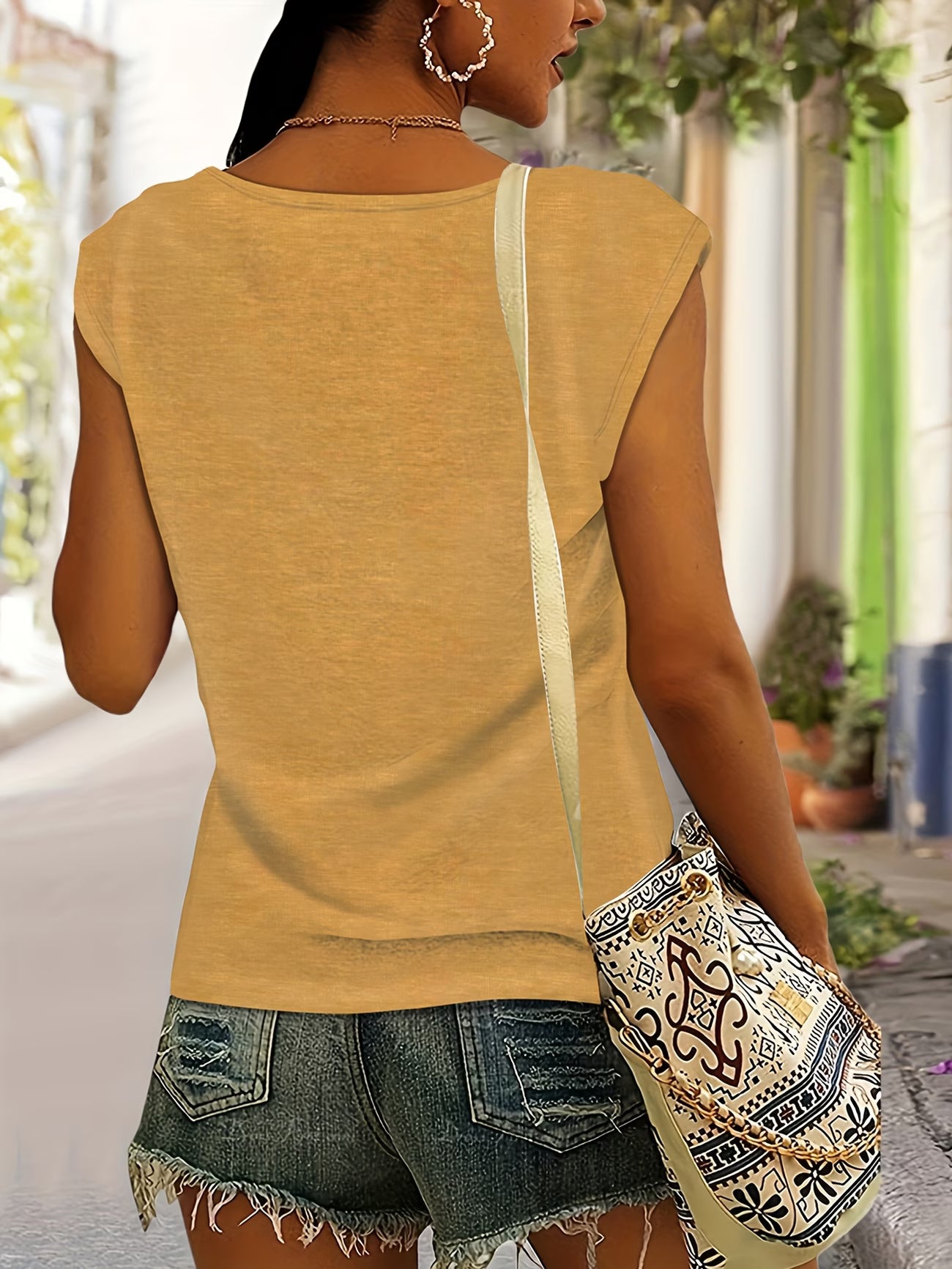 T-shirt Femme Carré d'Or nature — Vogue Française